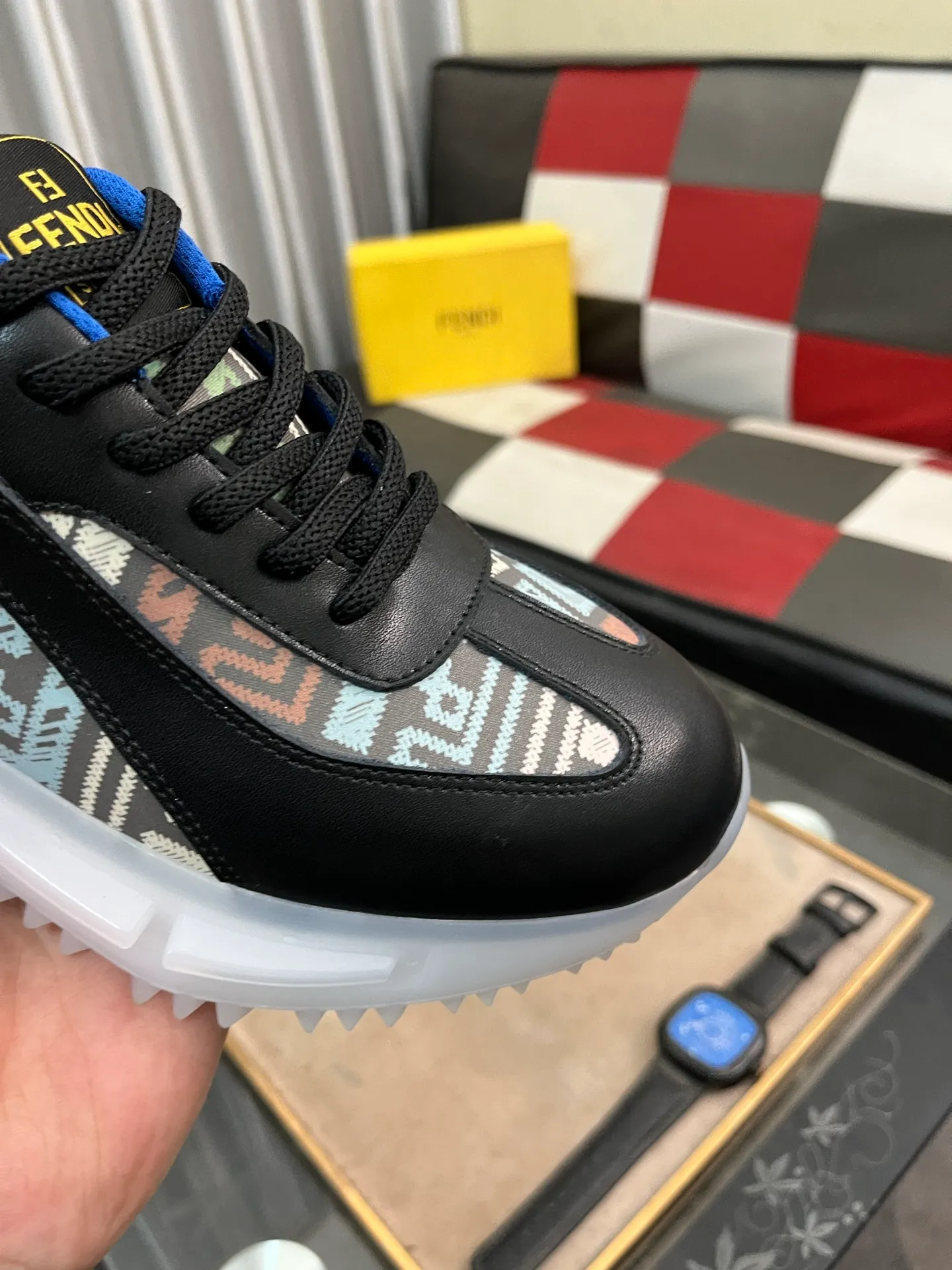 Men's Men's Shoes💰458⌚️⌚️Fendi [Fendi] men's new high-top casual shoes are on the market🔥The shoe body is made of brand-specific embossed leather, pigskin lining, breathable and does not cover the feet! Fashionable casual shoes 🙈Super light and wear-resistant outsole👣 Available in two colors, sizes 38-44